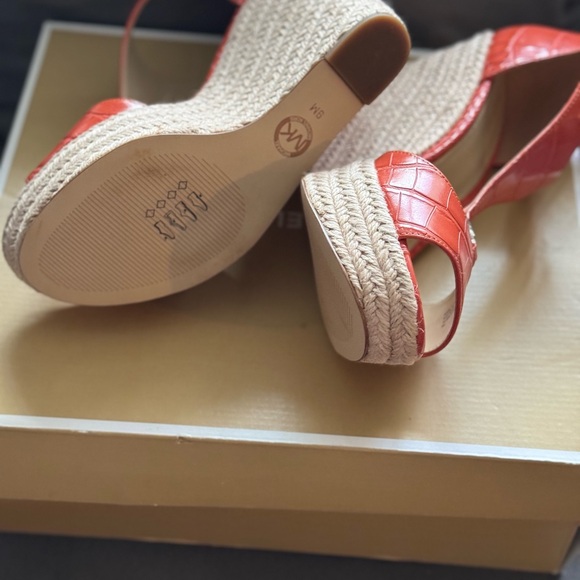 MICHAEL KORS SANDALS - Picture 3 of 5